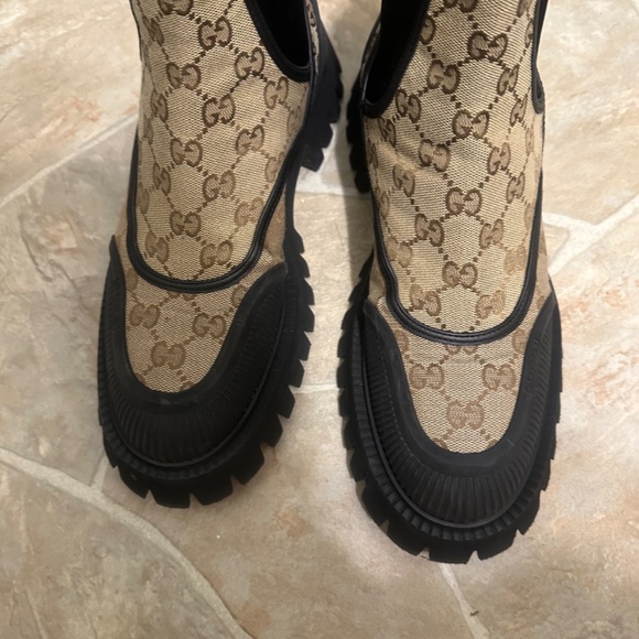 Woman’s Gucci Boots - Picture 7 of 7